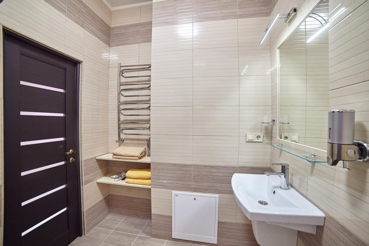 2 Bedrooms Apartment 150M From Opera House Lviv Bagian luar foto